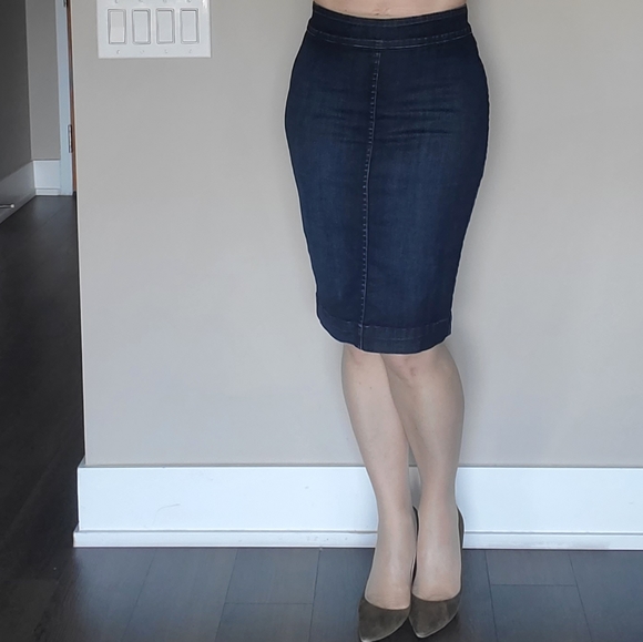 π HOST PICK π Denim Stretch Pencil Skirt - Picture 5 of 12